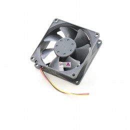 Ventilator Viereckig 80x80x25mm dick (24VDC)